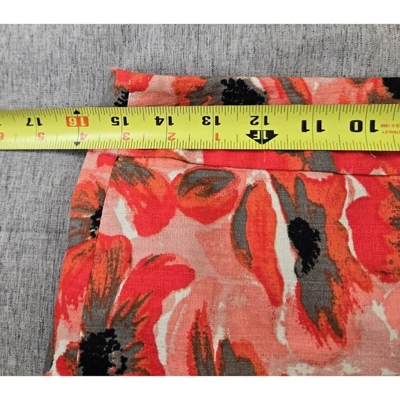 Ann Taylor Women's Pencil  Skirt Lined Vented Back Zip Floral Pattern Size 4 - Picture 7 of 8